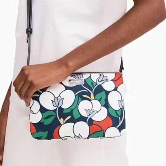 kate spade Handbags - Kate Spade New York Dawn Breezy Floral Crossbody Bag EUC